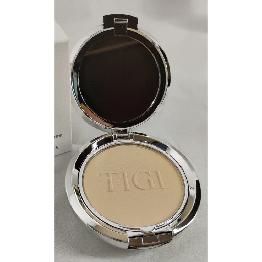 NEW TIGI Professional Cosmetics PURE Powder Foundation‎ in Mirrored Compact USA